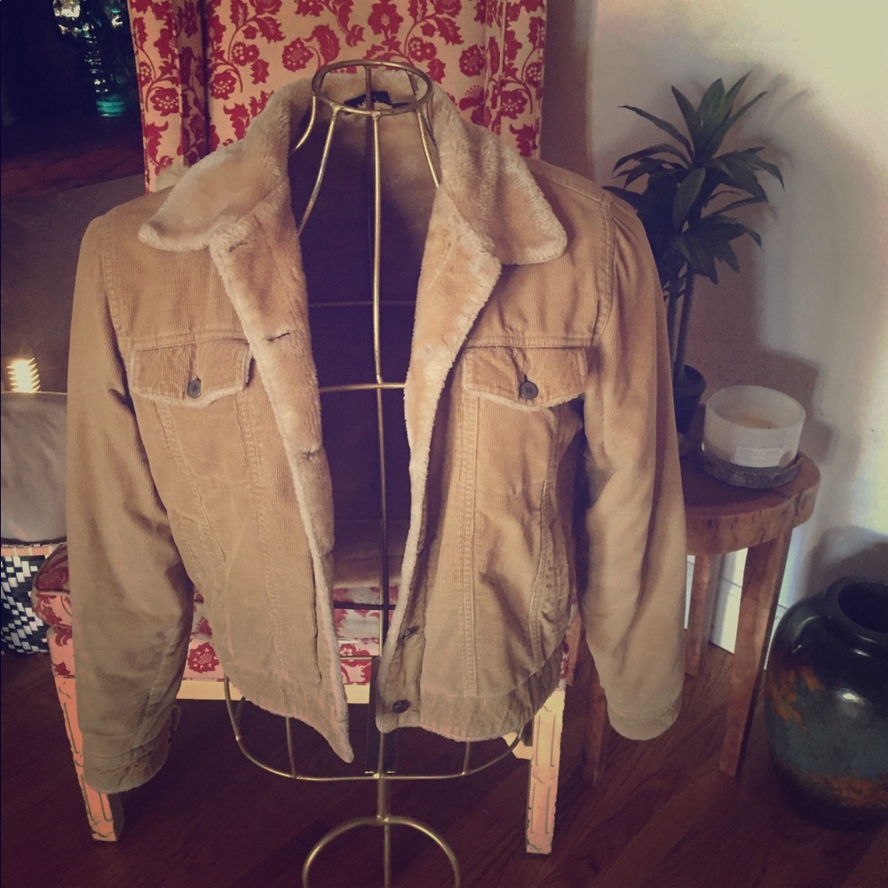 Cute corduroy jacket with fur inside